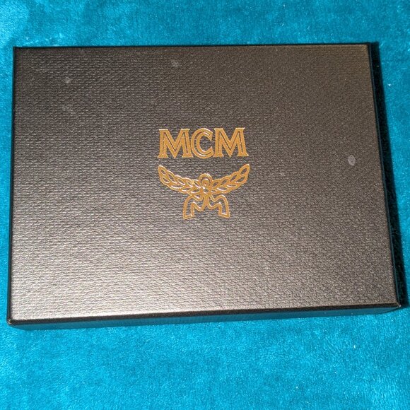 MCM Zip Wallet in Visetos Original New in Box - Picture 7 of 9